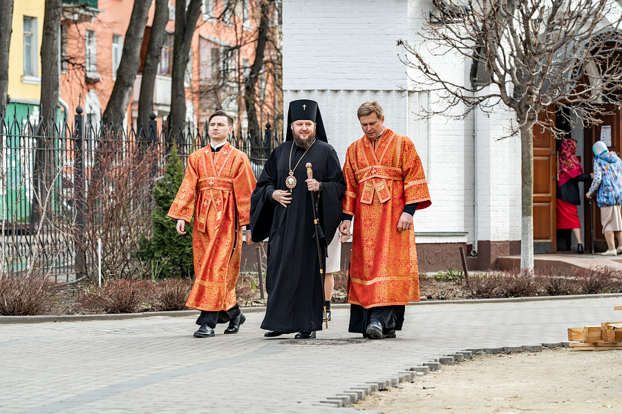 Божественная литургия в Преображенском соборе города Люберцы